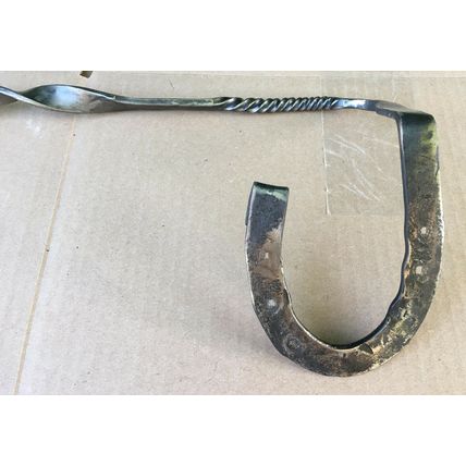 Iron Horseshoe Towel Bar bath holder rack robe wall wount homemade craft