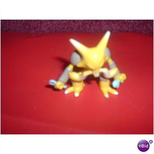 NINTENDO PLASTIC (05/01)