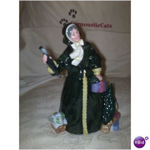 Royal Doulton Christmas Parcels HN 2851 HN285 Figurine Figure Lady
