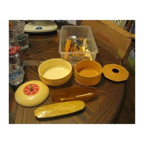 19 VINTAGE BAKELITE VANITY HAIR RECEIVER BRUSH PEARL BOX KNIVES AVON PERSIAN