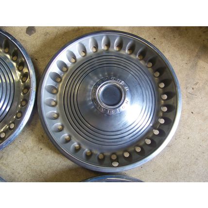 1973 74 PLYMOUTH SATELLITE SEBRING HUBCAPS WHEEL COVERS 14" (4)