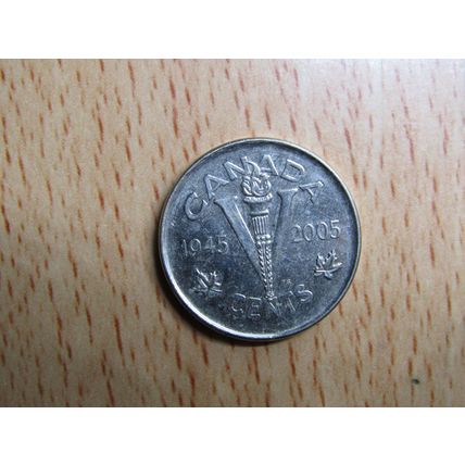 2005 WW2 Queen Elizabeth ll 5 Cents Canada Coin