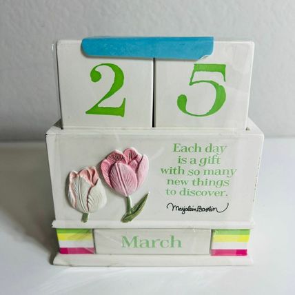 Hallmark Marjolein Bastin Perpetual Calendar Tulip White Flower Office Decor