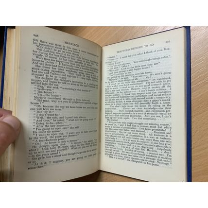 ANTIQUE H G WELLS "MARRIAGE" FICTION SMALL HARDBACK BOOK (P3)