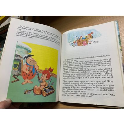 1974 "FLINTSTONE GIANT STORY BOOK" ILLUSTRATED ANNUAL HARDBACK BOOK (P4)