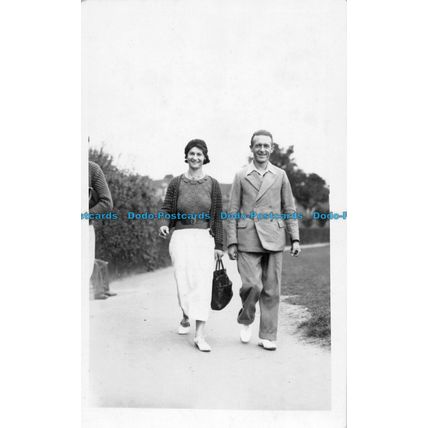 R091990 Old Postcard. Woman and Man