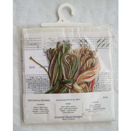 Elizabeth Stuart cross stitch kit 15th Century (Sussex) 22.5 x 19 cm