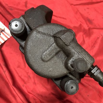 Land Rover LR015386 LR2 Right Front Brake Caliper + LR135810 Hose OEM
