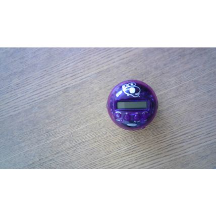 20Q - 20 Questions Handheld Electronic Game (Purple) 2005 Full Working Order