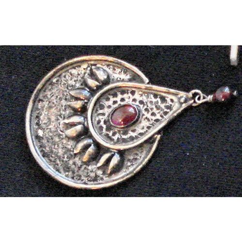 60s Signed Sterling Silver Brooch Leora 11.4g Garnet Hammered Israel Pendant