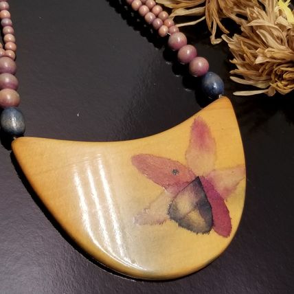 Vintage 1985 Asin Flower Wooden Bib Necklace