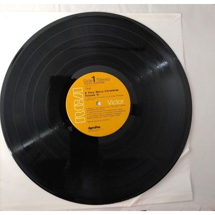 A Very Merry Christmas Vol. VI LP- Perry Como,Chet Atkins,Arthur Fiedler,Ed Ames