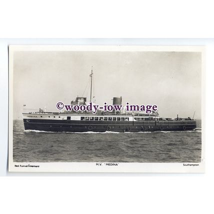 f1202 - Red Funnel Ferry - Medina - postcard