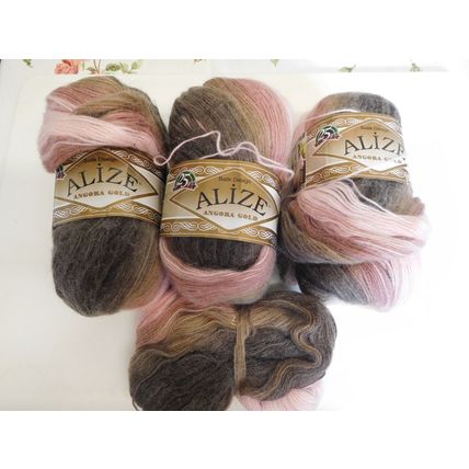 batik Design Angora Gold knitting yarn wool 3 x 100gram balls + 1 part used