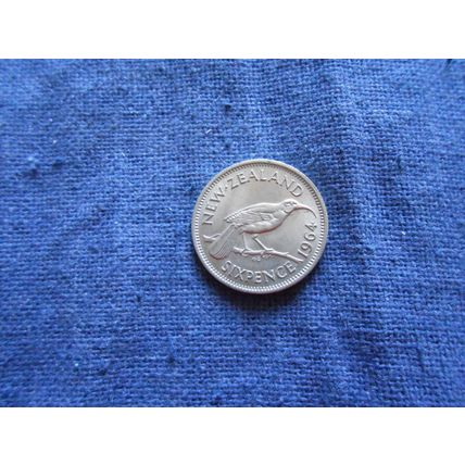 1964 NEW ZEALAND SIXPENCE COIN.