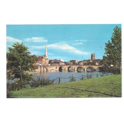 WORCESTER ,The River Severn used postcard dated 1979. Colourmaster not posted =