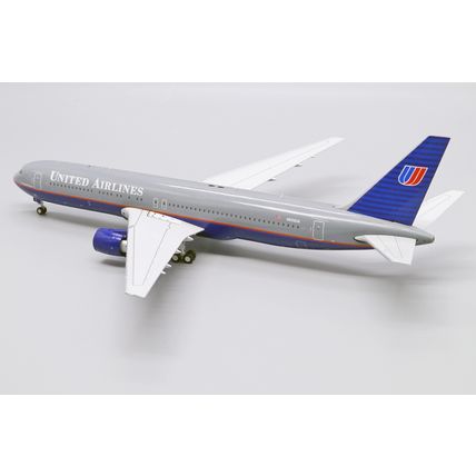 B767 UNITED AIRLINES "BATTLESHIP" REG:N666UA WITH STAND - JC WINGS XX20159 1/200