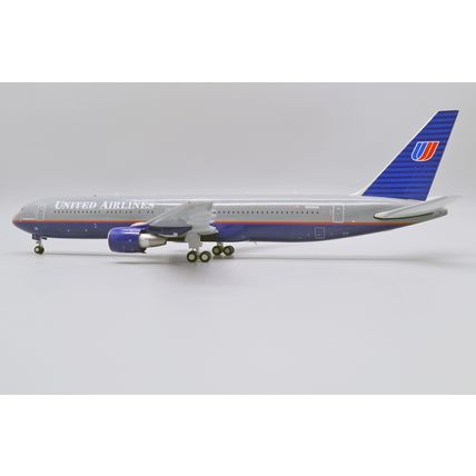 B767 UNITED AIRLINES "BATTLESHIP" REG:N666UA WITH STAND - JC WINGS XX20159 1/200