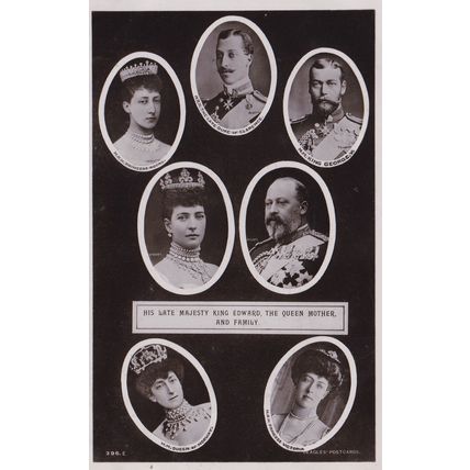 B44 ROYALTY POSTCARD -LATE KING EDWARD,QUEEN MOTHER AND FAMILY