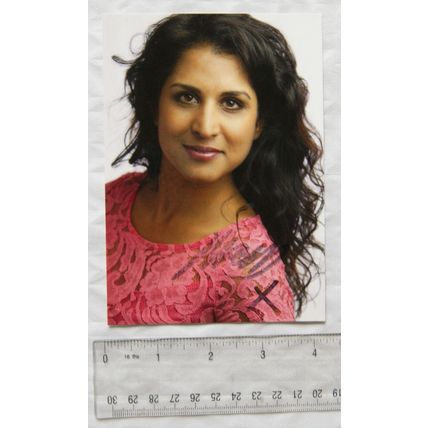 old signed photograph of Indian TV actress, Moya ??