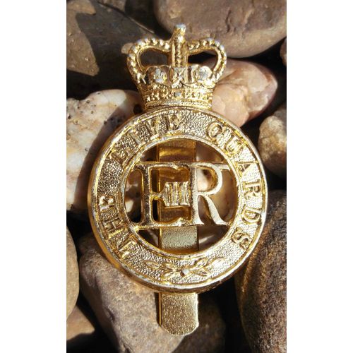 British Army Life Guards (LG) Staybrite Anodised Aluminium Cap Badge EIIR