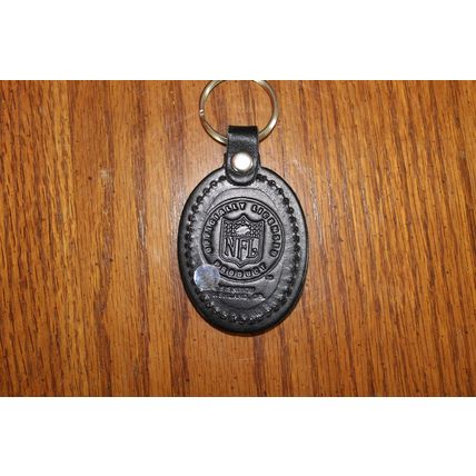 Siskiyou Leather / metal key rings - New- 5 styles