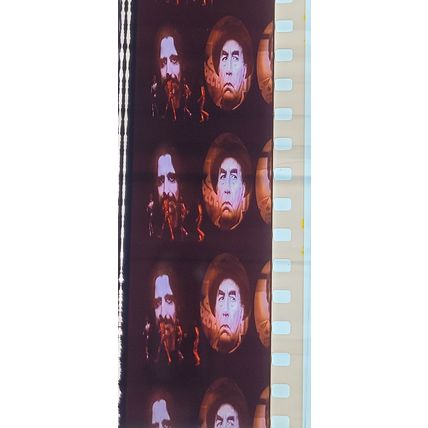 Alice Cooper. Pk MTP -BGs - A006f . 1 STRIP OF 5 - 35MM FILM CELLS.