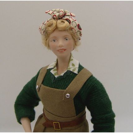 1940s LAND GIRL