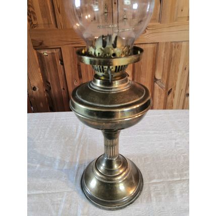 Antique/Vintage Brass & Glass Oil Lamp with Dual Wicks - Excellent Condition