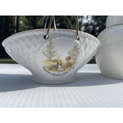 VTG HOLLY HOBBIE PORCELAIN BASKET W/ WIRE HANDLE & CERAMIC JAR W/LID -SUNFLOWERS