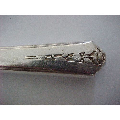 Silver Youth Knife Holmes & Edwards Knife 1949 SPRING GARDEN 7-1/4"