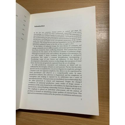 1984 JOHN HESKETT "INDUSTRIAL DESIGN" ILLUSTRATED PAPERBACK BOOK (P4)