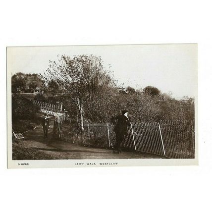 Cliff Walk, Westcliff On Sea, Kingsway RP Postcard.