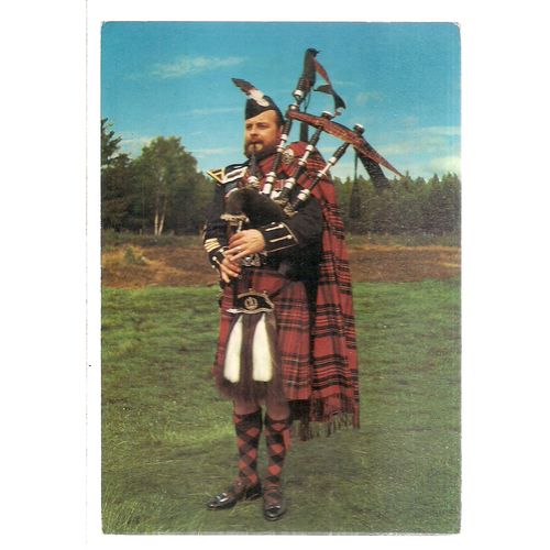 A PIPE-MAJOR, The Queens own Cameron Highlanders , used postcard, bag-pipes /