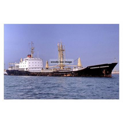 mc4451 - Russian Cargo Ship - Krasnoyarskiy Komsomolets , built 1972 - photo 6x4