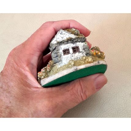 Lilliput Lane : The Hermatige