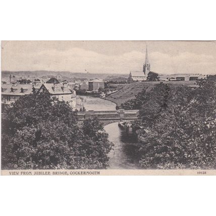 B965 COCKERMOUTH - VIEW FROM JUBILEE BRIDGE . PRINTED POSTCARD