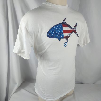 Delta Pro Mens White S/S T-Shirt "Patriotic Fish" Sz XL Measurements Below