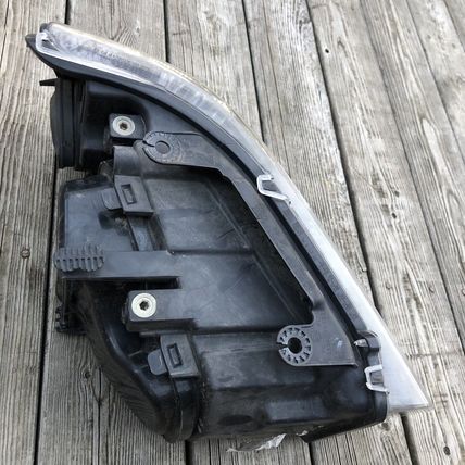 Land Rover LR2 LR039778 LH Front Left Driver Side Headlight Halogen OEM
