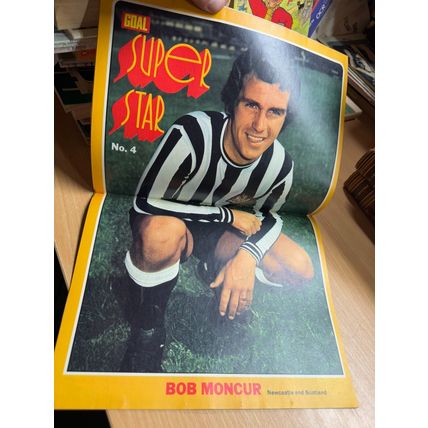 GOAL MAGAZINE #226 30 DEC 1972 UK FOOTBALL MAGAZINE - BOB MONCUR POSTER (LL)