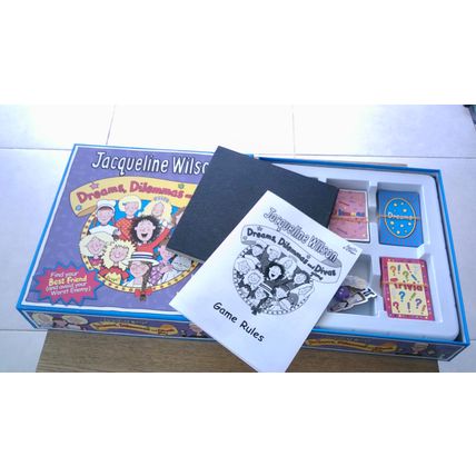 JACQUELINE WILSON: DREAMS, DILEMMAS and DIVAS GAME (Paul Lamond Games) 2015