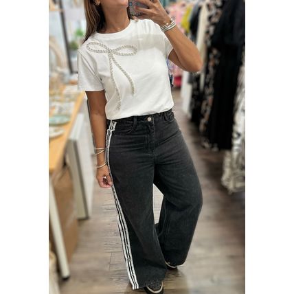 White Rhinestone Bow Embellished Round Neck Tee