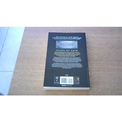 Alien: River of Pain. Christopher Golden (Paperback) Titan Books (2014) AS-NEW