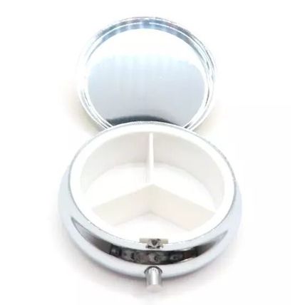 William Morris Silver Leaf Design Pill Box 2 CM 3 Compartments Gift Ststic Liner
