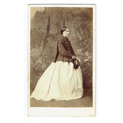 Victorian cdv photo young woman long frock holding hat Edinburgh photographer