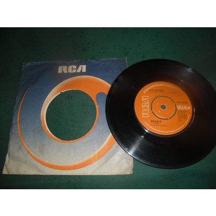 R & J STONE 7" SINGLE - WE DO IT/WE LOVE EACH OTHER