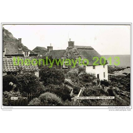 THATCHED COTTAGES, RUNSWICK BAY, YORKS, 1970, Postcard, Postcard