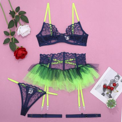 Womens Sexy Erotic Heart Lingerie Bra Thong Suspender Underwear Nightwear Dress