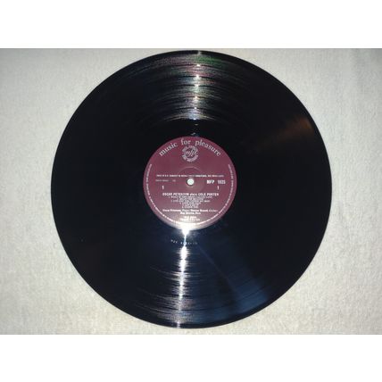 OSCAR PETERSON – PLAYS COLE PORTER - 12" ALBUM