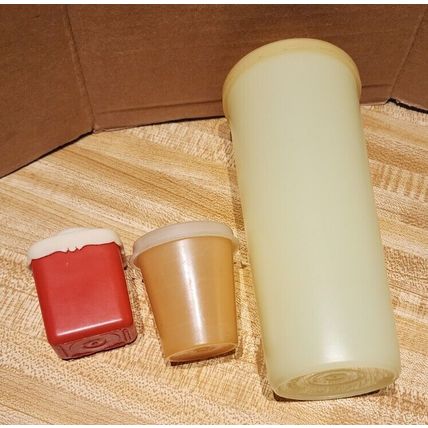 Vintage Misc. Tupperware & Extra Sale Shaker #107-20 & #101-54 With lids